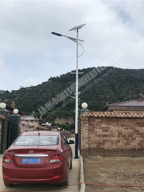 太陽能路燈安裝后燈不亮或不滅是什么原因？